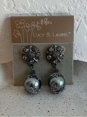 Lucy & Laurel Pewter Floral Drop Earrings with Silver-Gray Pearls